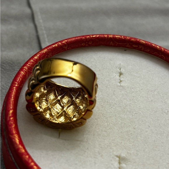 Amore Quilted Chevron Tapered Statement Ring Brass 14K Yellow Goldplated Sz 7.5 - Picture 9 of 12